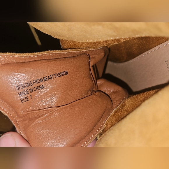 BEAST FASHION Tan platform chunky lace up work boots. Size 7 - Picture 8 of 11